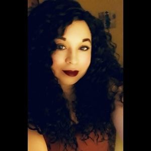 Meet your Posher, Denise